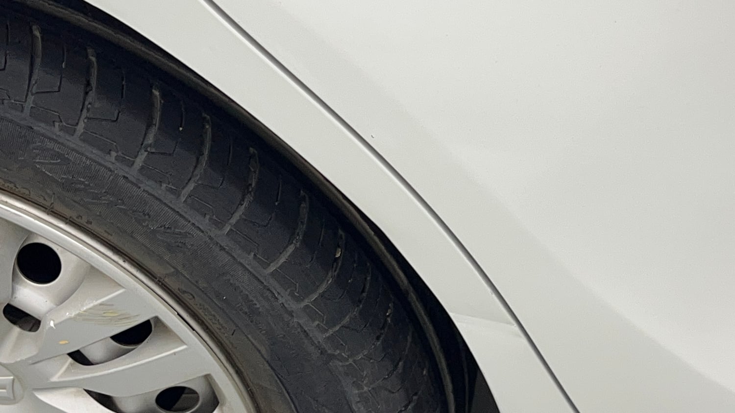 Used 2022 Maruti Suzuki Swift LXi Petrol Manual dents MINOR DENT