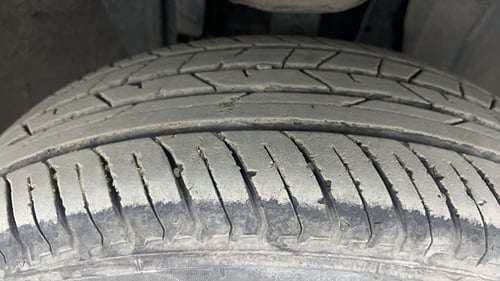 Used 2023 Renault Kiger RXZ Turbo MT Dual Tone Petrol Manual tyres RIGHT FRONT TYRE TREAD VIEW