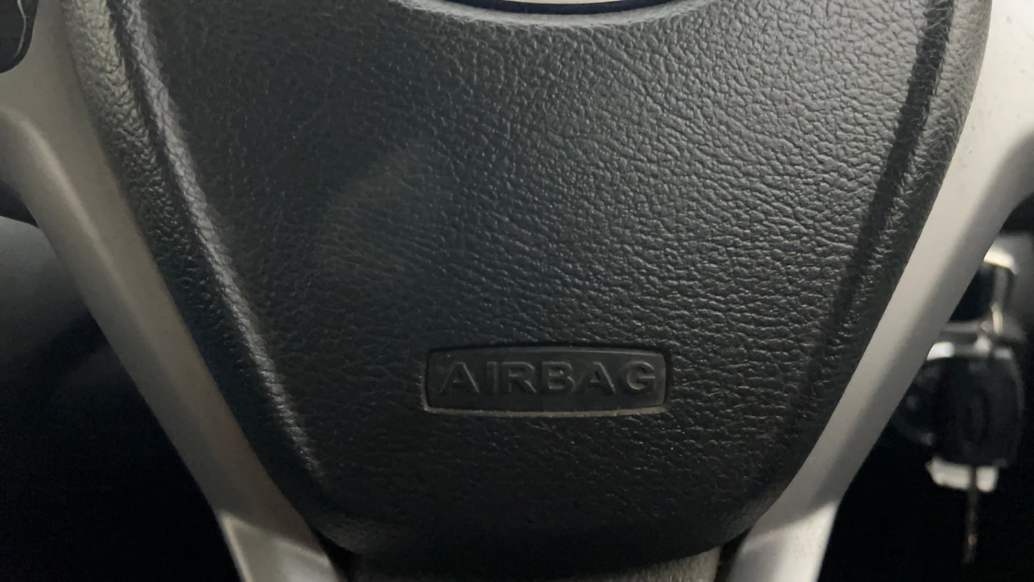 Used 2018 Ford Figo Titanium 1.2 Ti-VCT Petrol Manual top_features Airbags