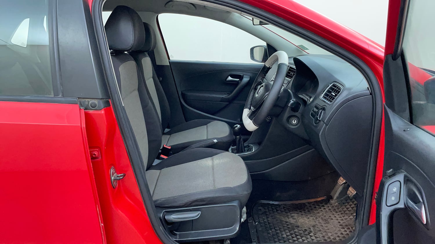 Used 2015 Volkswagen Polo GT TDI Diesel Manual interior RIGHT SIDE FRONT DOOR CABIN VIEW