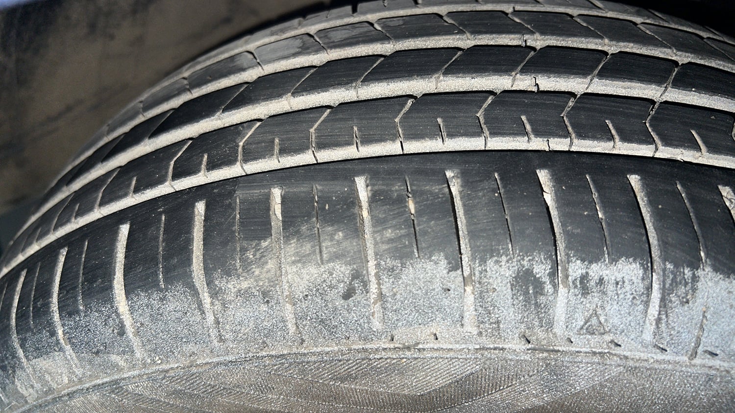 Used 2017 Maruti Suzuki Baleno Alpha 1.2 Petrol Manual tyres RIGHT FRONT TYRE TREAD VIEW