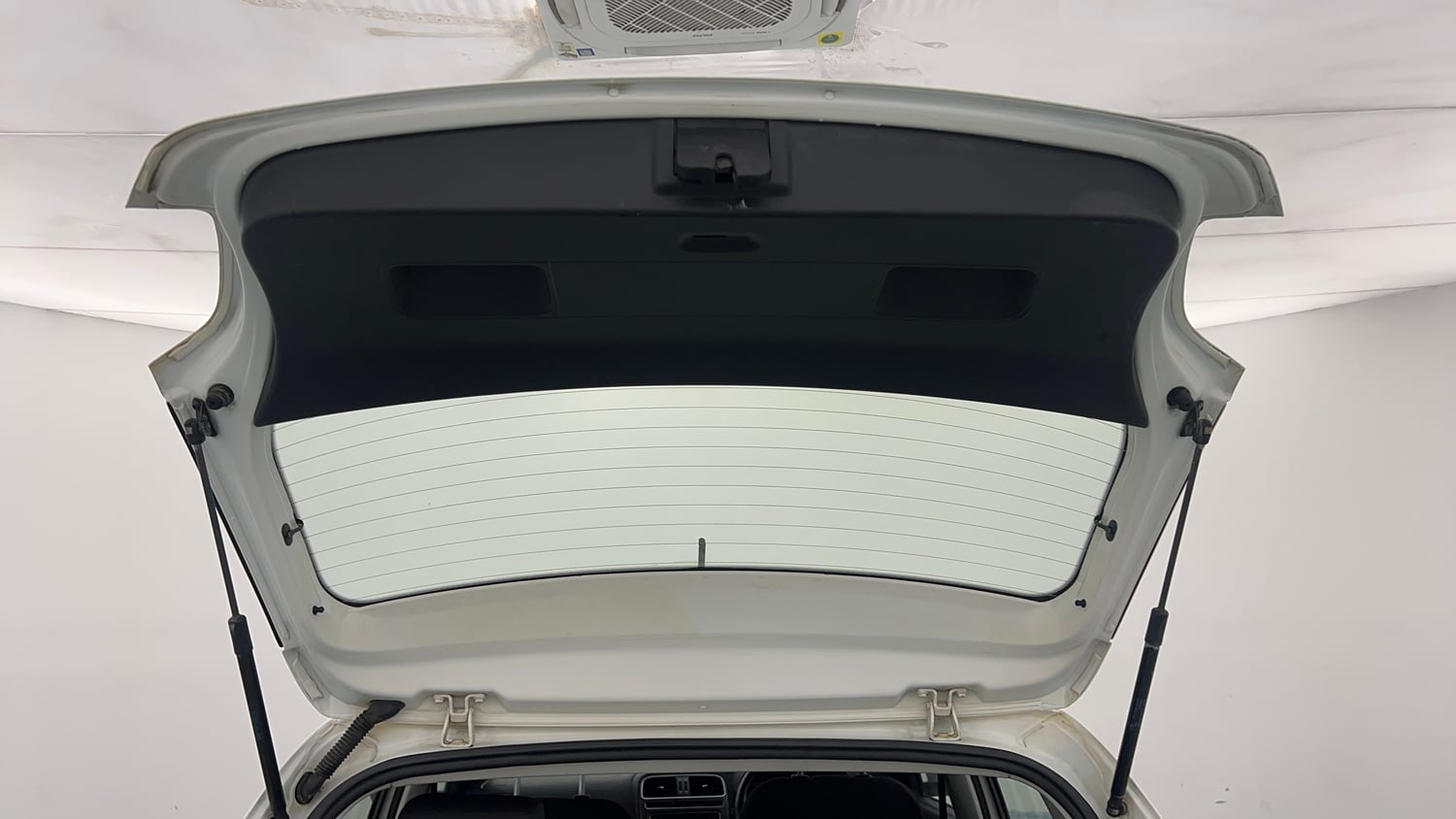 Used 2019 Volkswagen Polo Highline Plus 1.0 (P) Petrol Manual interior DICKY DOOR OPEN VIEW