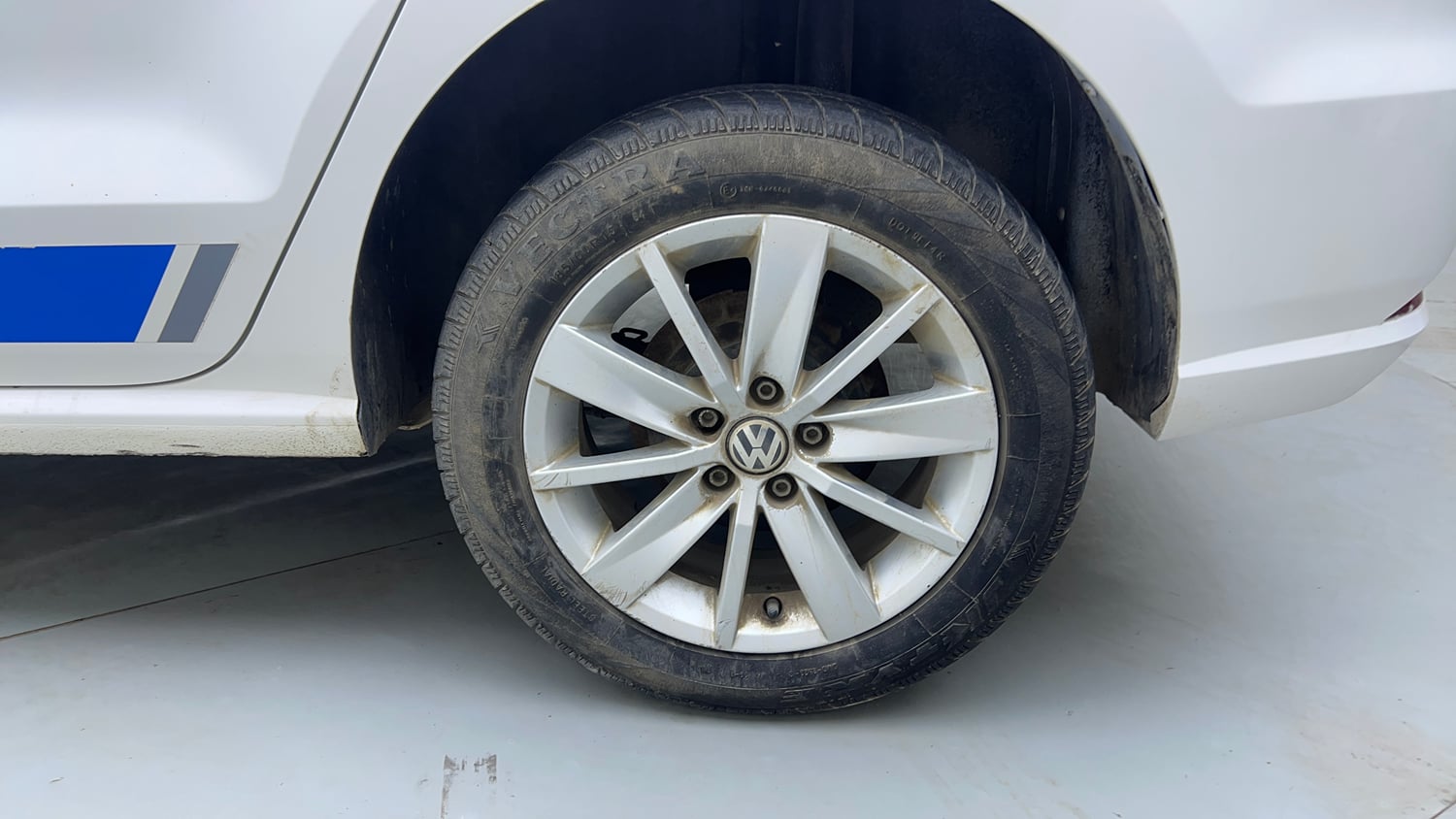 Used 2018 Volkswagen Ameo Comfortline 1.2L (P) Petrol Manual tyres LEFT REAR TYRE RIM VIEW