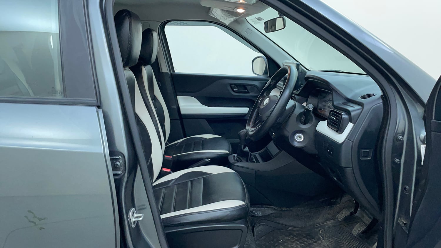 Used 2025 Tata Punch Pure MT Petrol Manual interior RIGHT SIDE FRONT DOOR CABIN VIEW