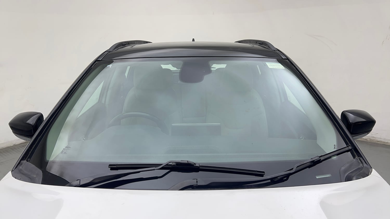 Used 2022 Jeep Compass Limited (O) 2.0 Diesel Diesel Manual exterior FRONT WINDSHIELD VIEW