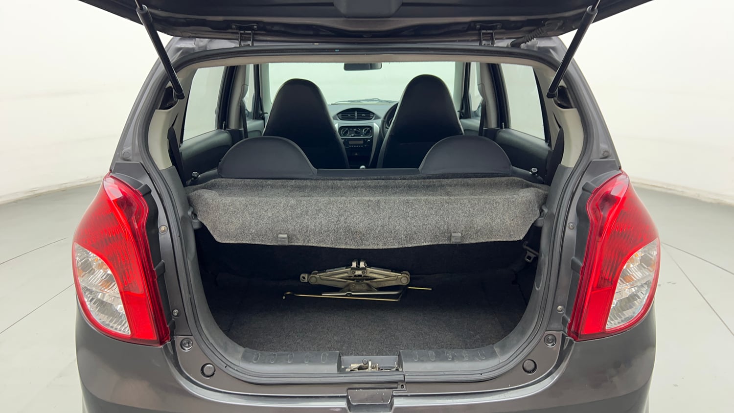 Used 2018 Maruti Suzuki Alto 800 VXi Petrol Manual interior DICKY INSIDE VIEW