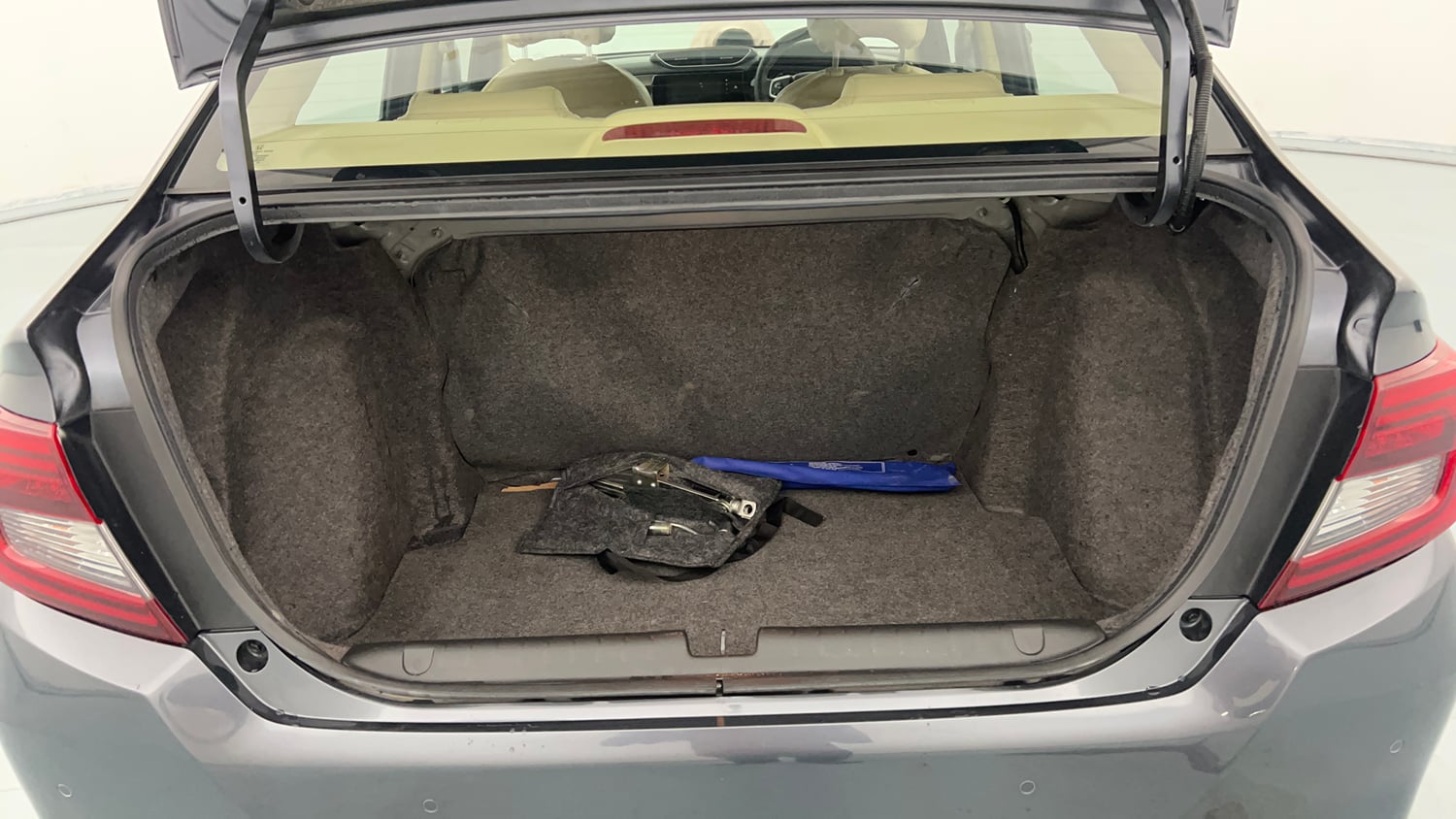 Used 2024 honda Amaze 2nd Generation VX 1.2 Petrol MT Petrol Manual interior DICKY INSIDE VIEW