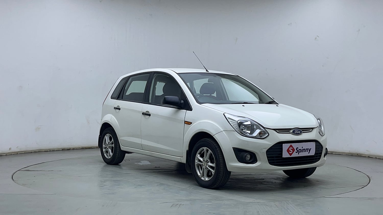 Used 2014 Ford Figo Duratorq Diesel EXI 1.4 Diesel Manual exterior RIGHT FRONT CORNER VIEW