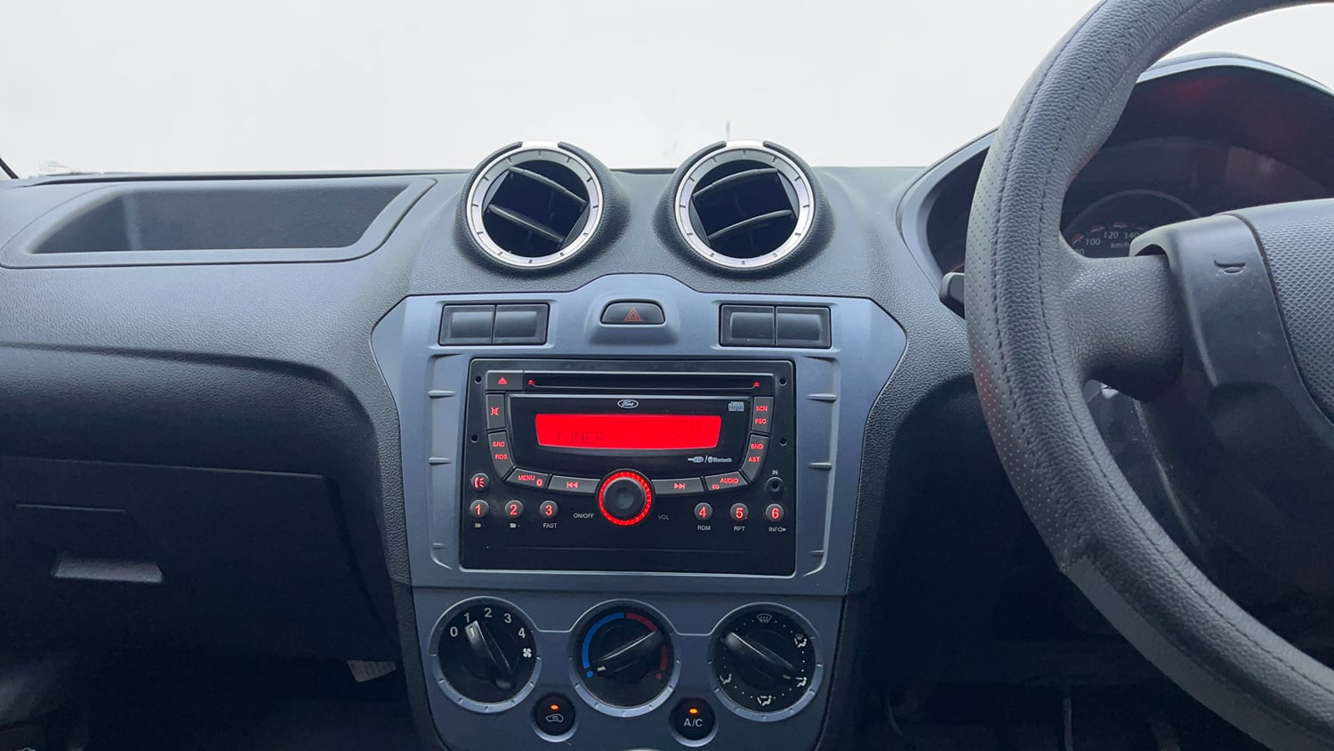 Used 2014 Ford Figo Duratorq Diesel EXI 1.4 Diesel Manual interior MUSIC SYSTEM & AC CONTROL VIEW