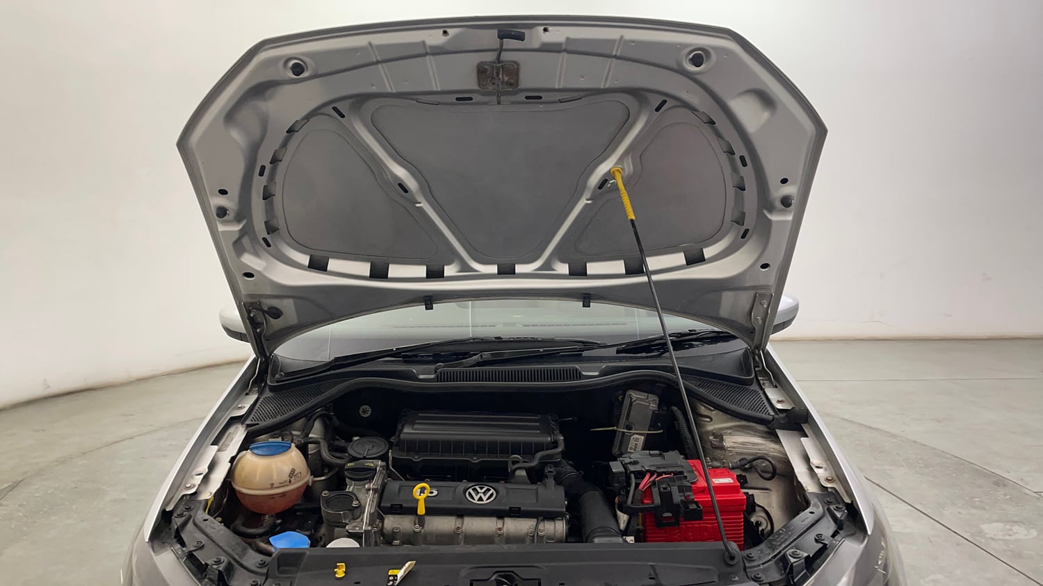 Used 2015 Volkswagen Vento Highline Petrol Petrol Manual engine ENGINE & BONNET OPEN FRONT VIEW