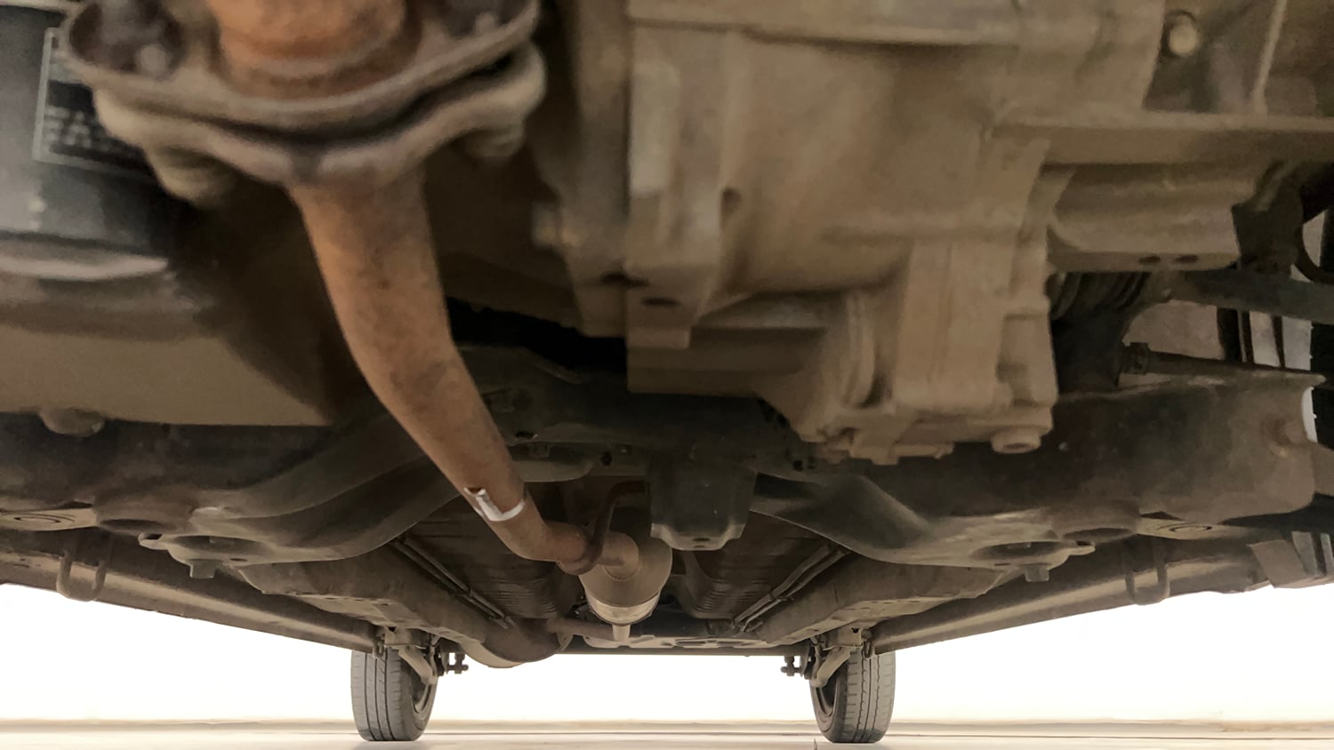Used 2014 Maruti Suzuki Wagon R VXI Petrol Manual extra FRONT LEFT UNDERBODY VIEW