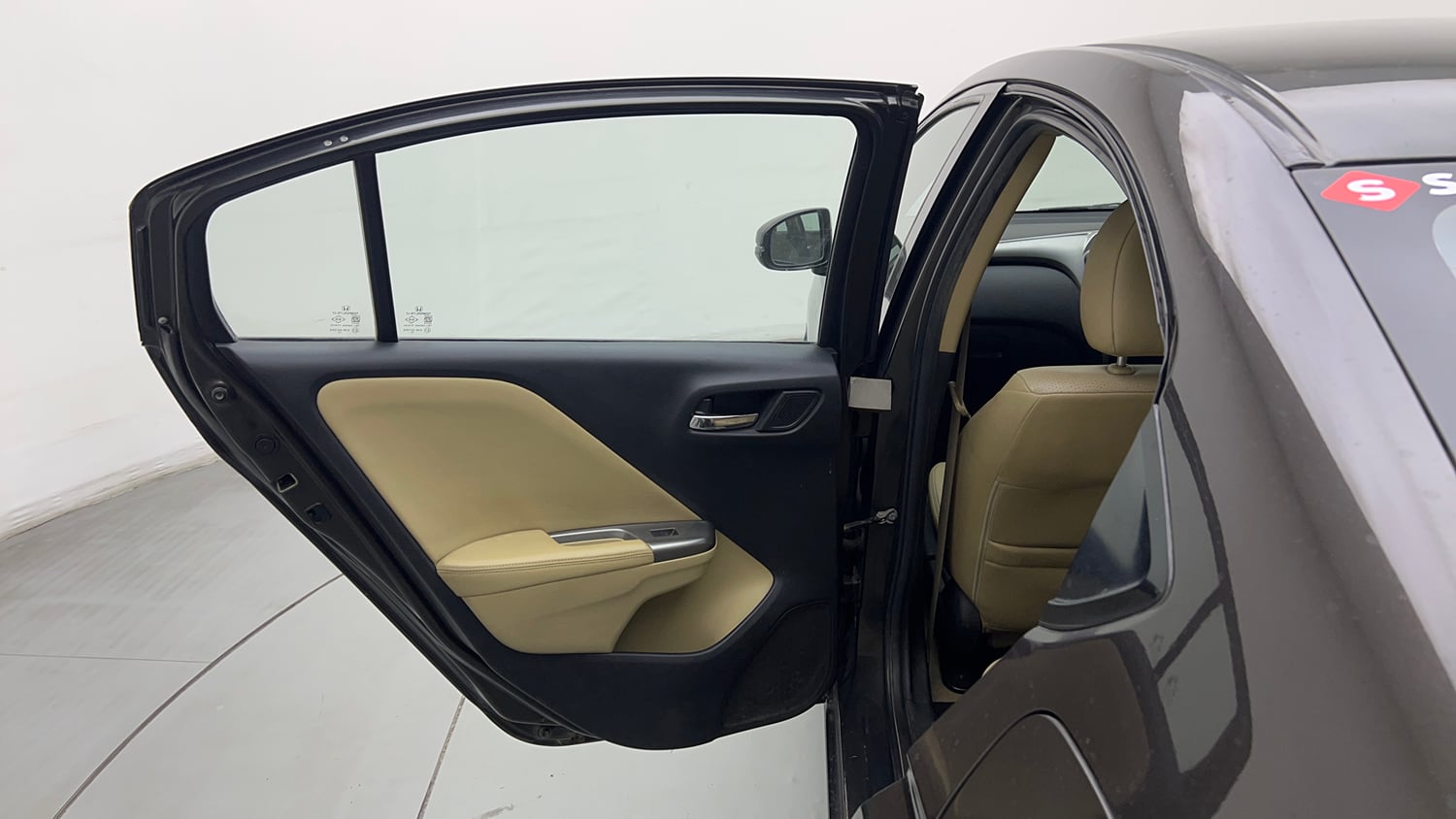 Used 2015 Honda City VX CVT Petrol Automatic interior LEFT REAR DOOR OPEN VIEW
