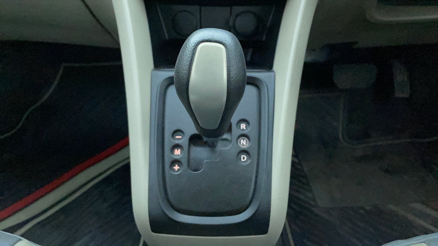 Used 2015 Maruti Suzuki Celerio VXi AMT Petrol Automatic interior GEAR  KNOB VIEW