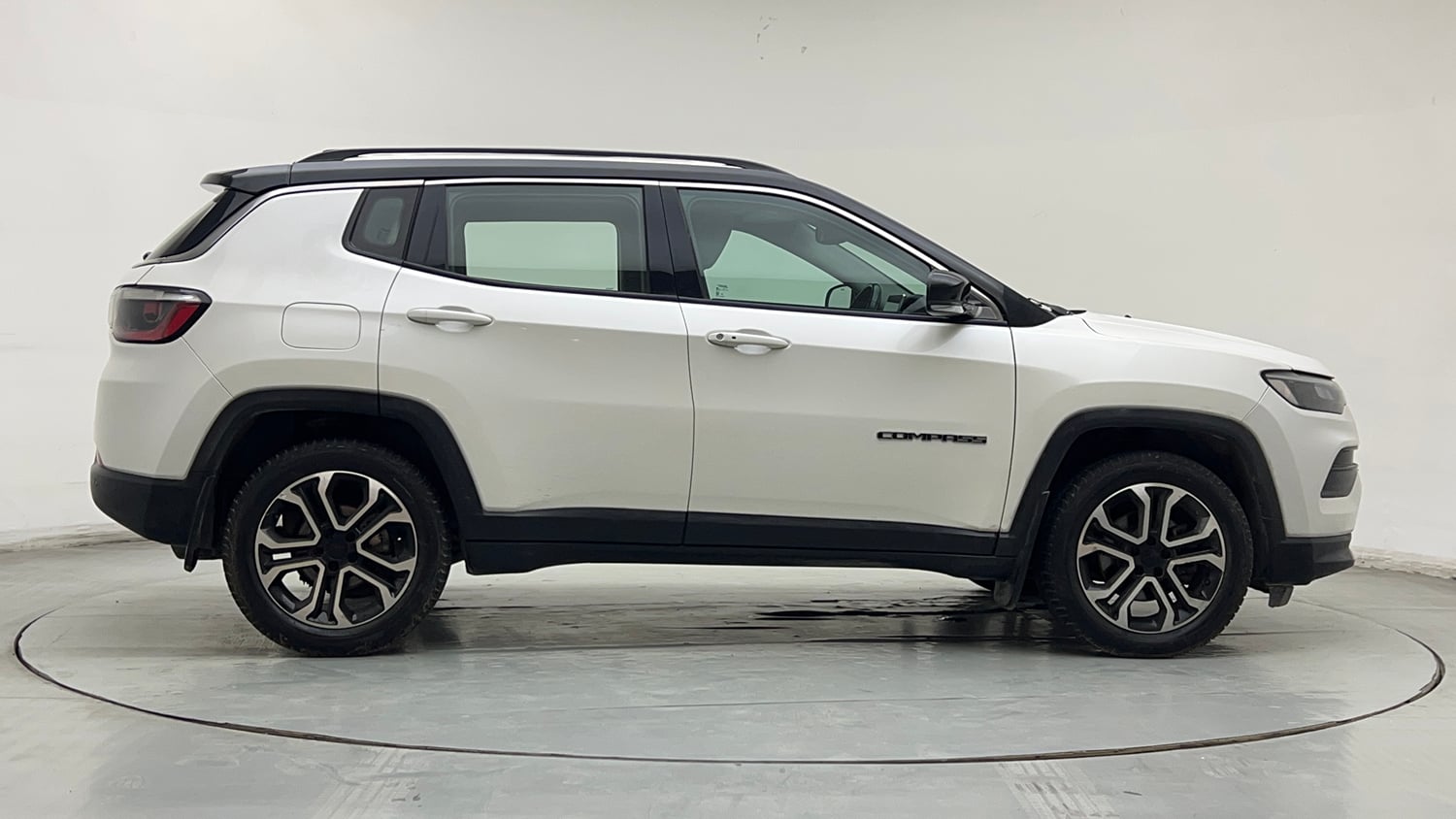 Used 2022 Jeep Compass Limited (O) 2.0 Diesel Diesel Manual exterior RIGHT SIDE VIEW
