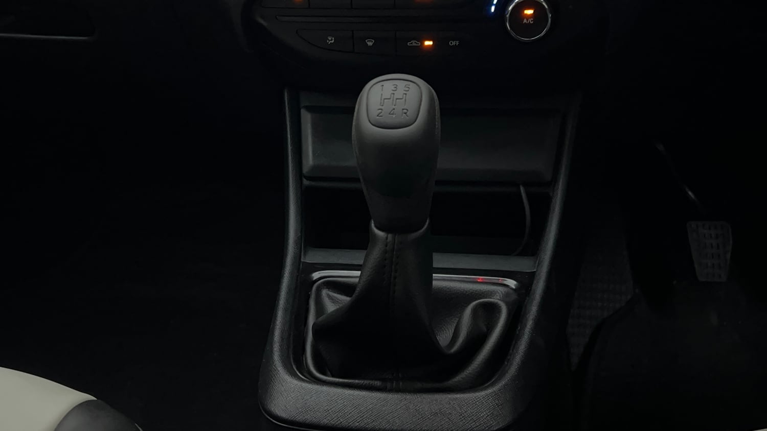 Used 2023 Tata Punch Pure MT Petrol Manual interior GEAR  KNOB VIEW