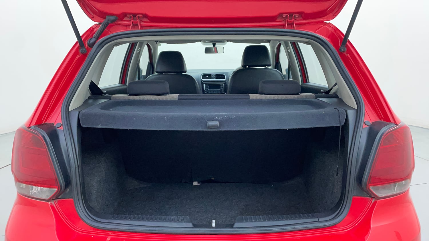 Used 2015 Volkswagen Polo GT TDI Diesel Manual interior DICKY INSIDE VIEW