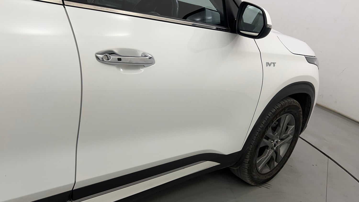 Used 2022 kia Seltos HTX 1.5 IVT Petrol Automatic dents MINOR SCRATCH