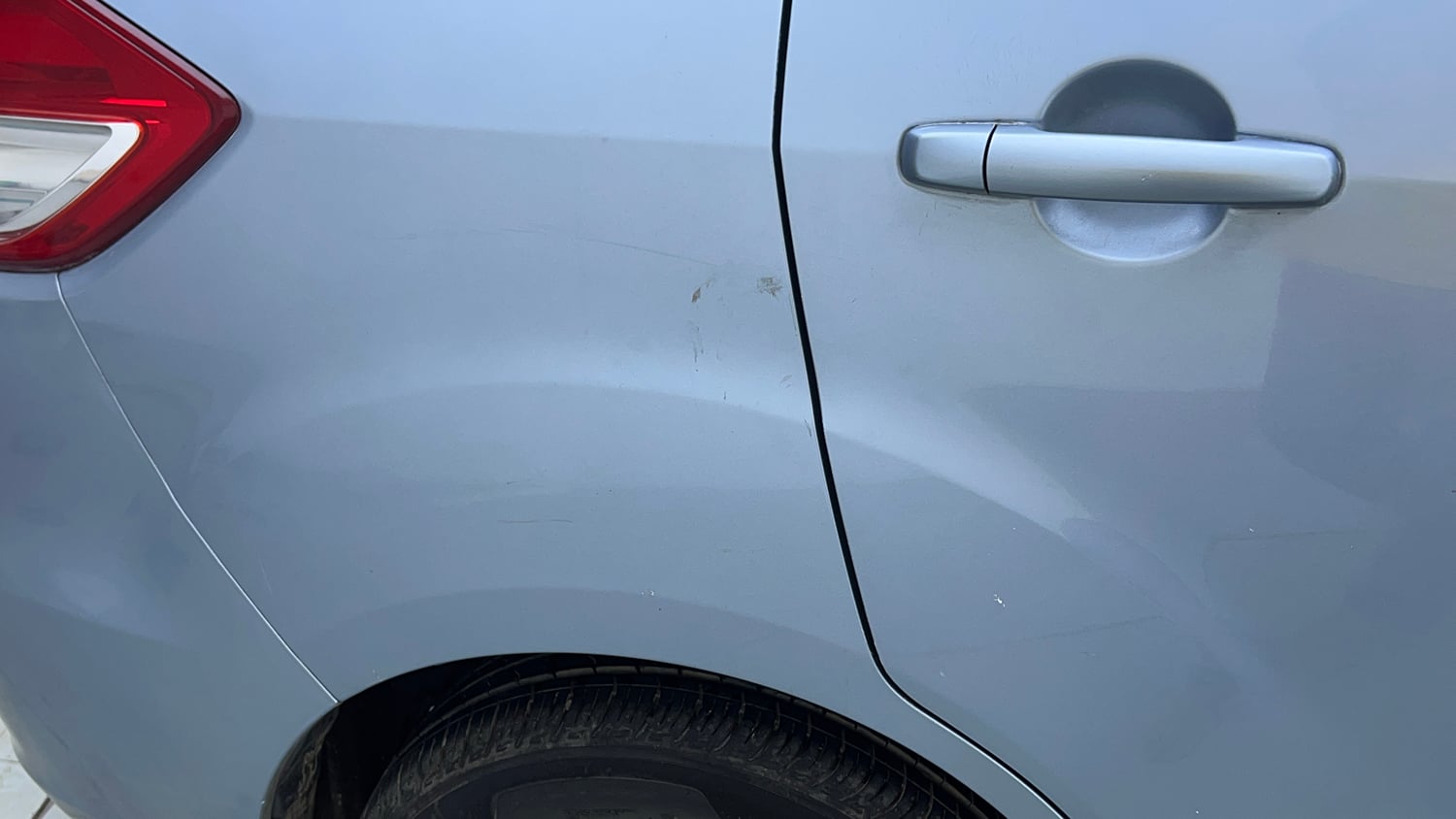 Used 2013 Maruti Suzuki Ertiga Vxi Petrol Manual dents MINOR SCRATCH