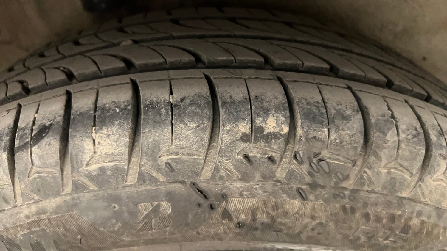 Used 2017 Maruti Suzuki Ignis Delta 1.2 MT Petrol Manual tyres RIGHT REAR TYRE TREAD VIEW