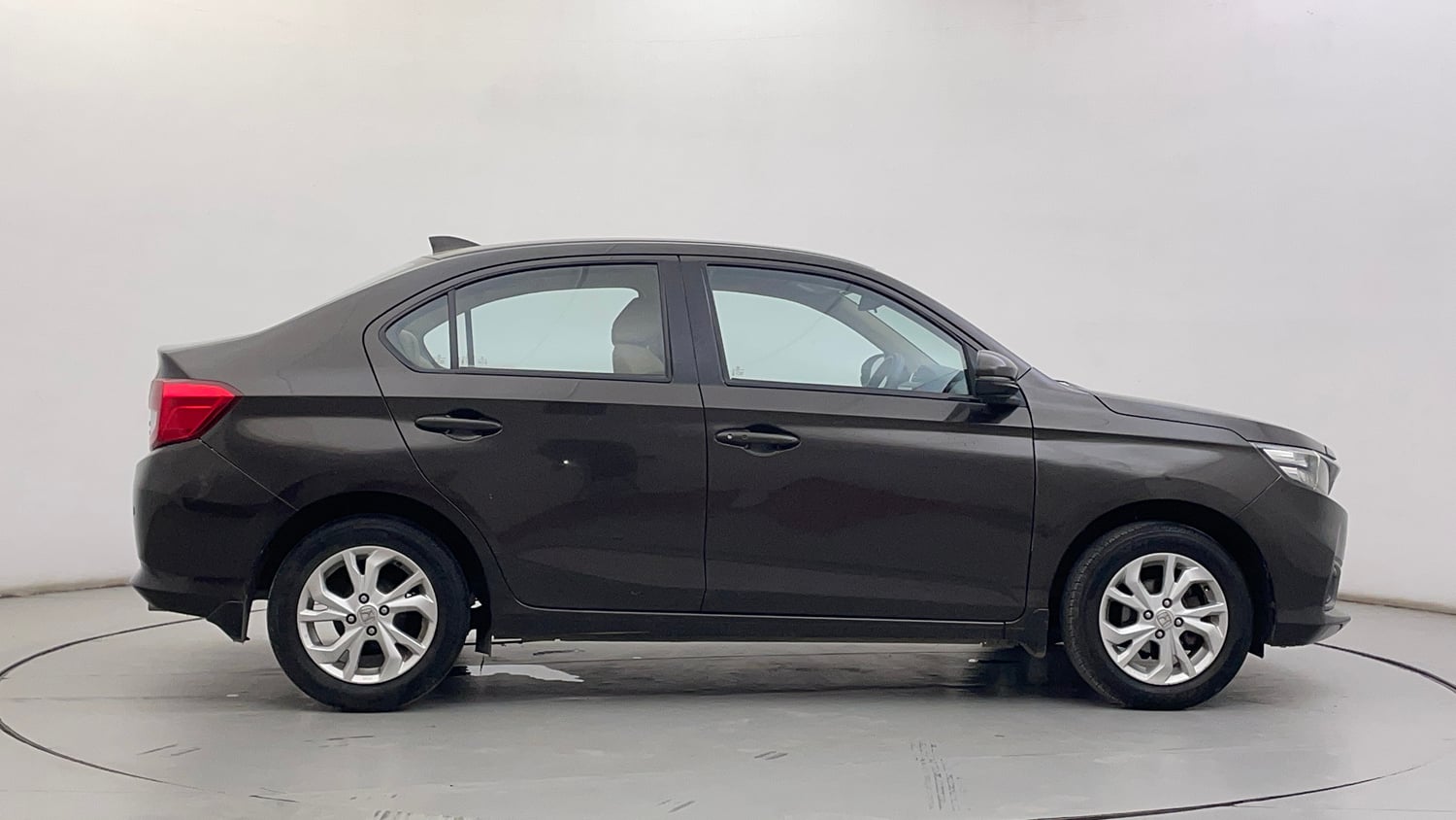Used 2019 Honda Amaze 1.2 V CVT Petrol Petrol Automatic exterior RIGHT SIDE VIEW