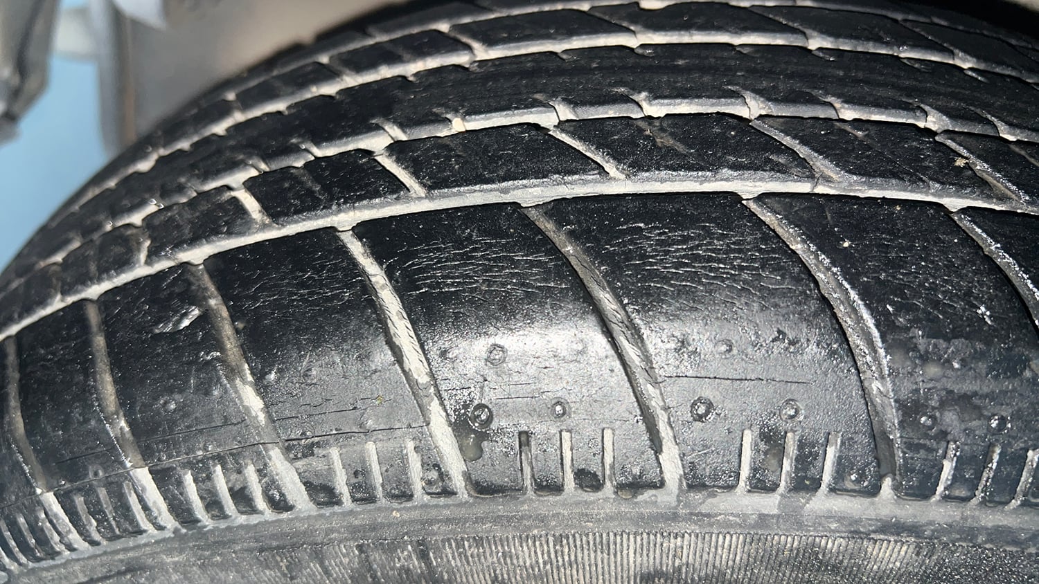 Used 2018 Maruti Suzuki Celerio ZXi (O) AMT Petrol Automatic tyres RIGHT REAR TYRE TREAD VIEW