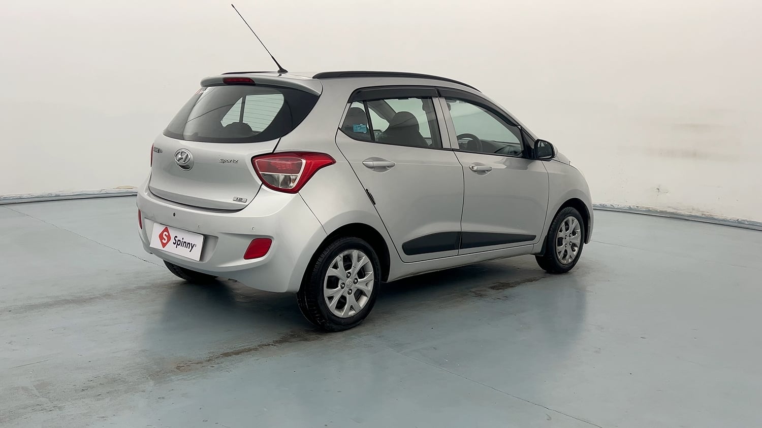 Used 2016 Hyundai Grand i10 Sportz 1.2 Kappa VTVT Petrol Manual exterior RIGHT REAR CORNER VIEW