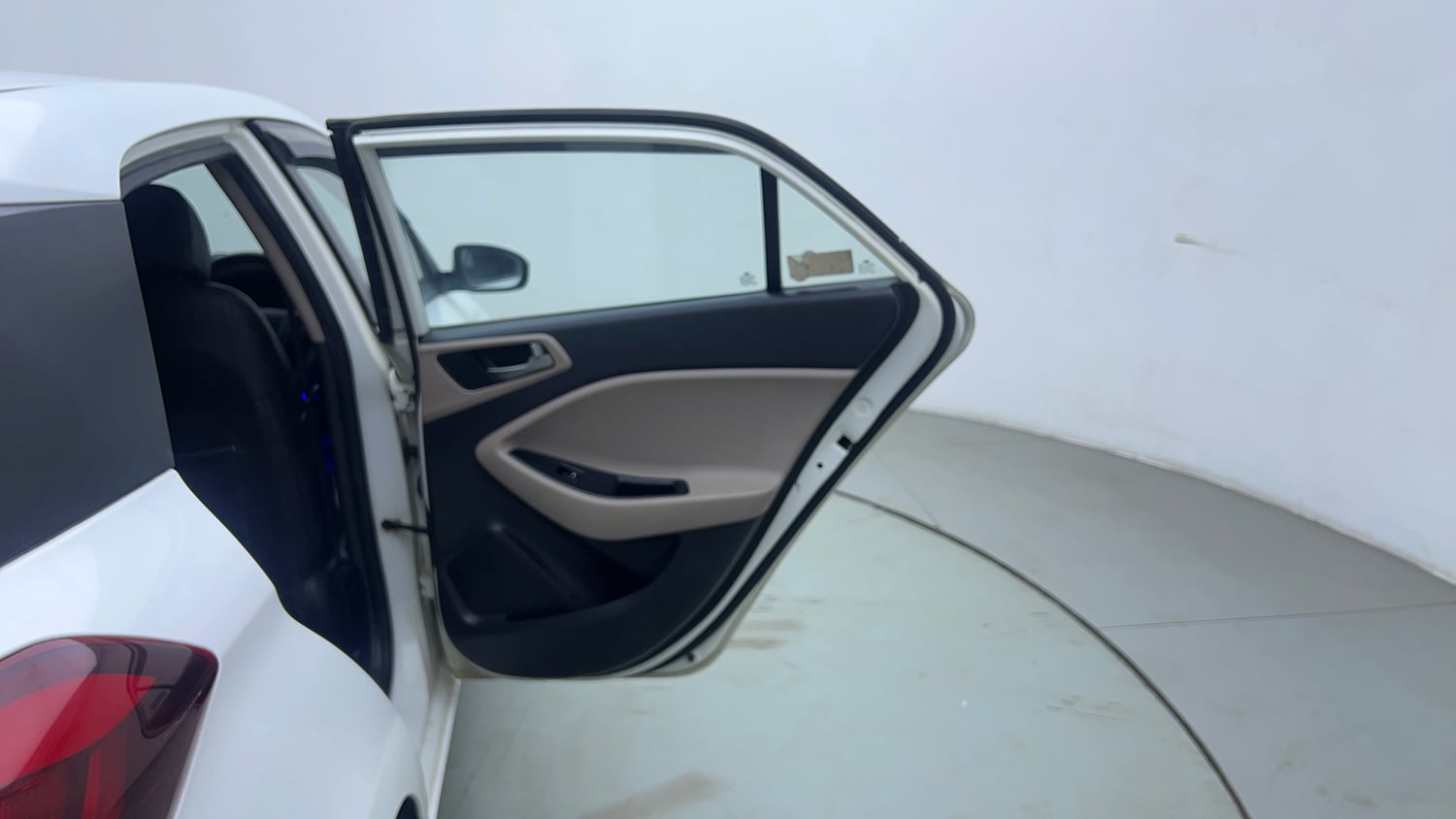 Used 2015 Hyundai Elite i20 Sportz 1.2 Petrol Manual interior RIGHT REAR DOOR OPEN VIEW