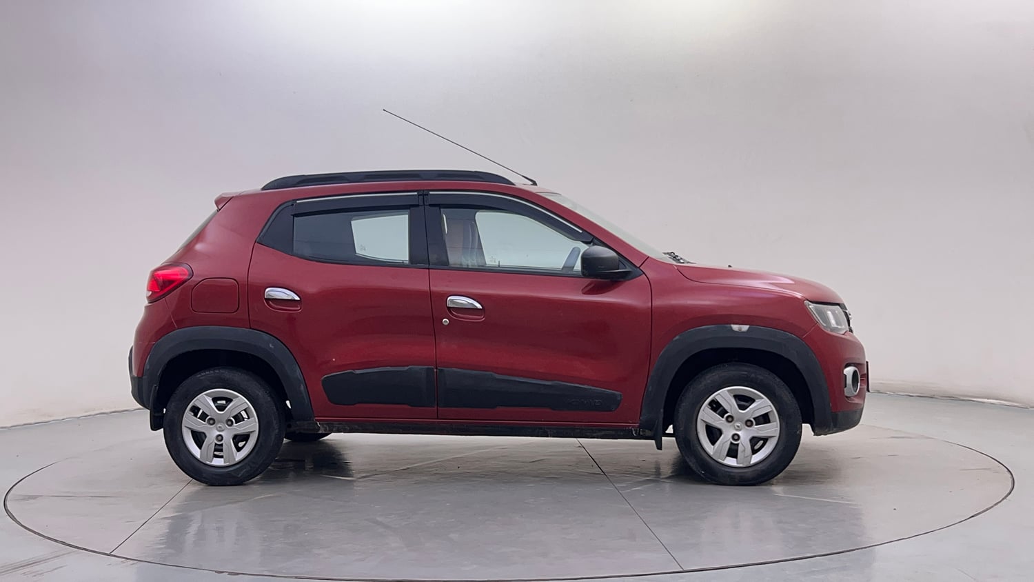 Used 2016 Renault Kwid RXT Petrol Manual exterior RIGHT SIDE VIEW