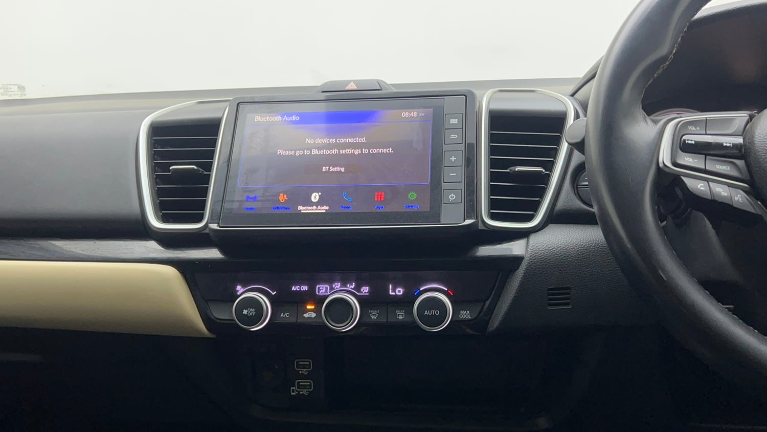 Used 2022 Honda City V Petrol Petrol Manual interior MUSIC SYSTEM & AC CONTROL VIEW