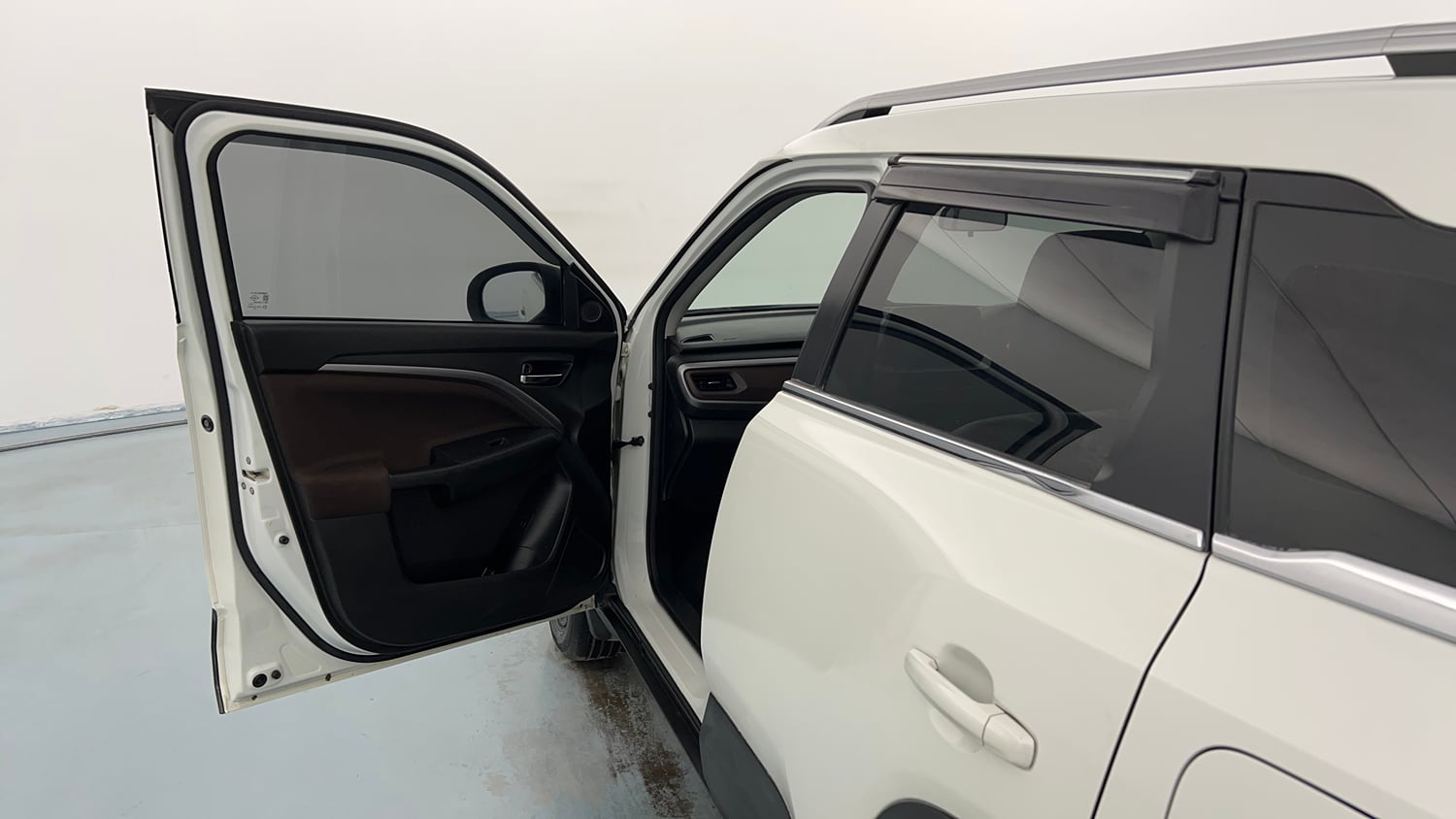 Used 2023 Maruti Suzuki Brezza ZXi Petrol Manual interior LEFT FRONT DOOR OPEN VIEW
