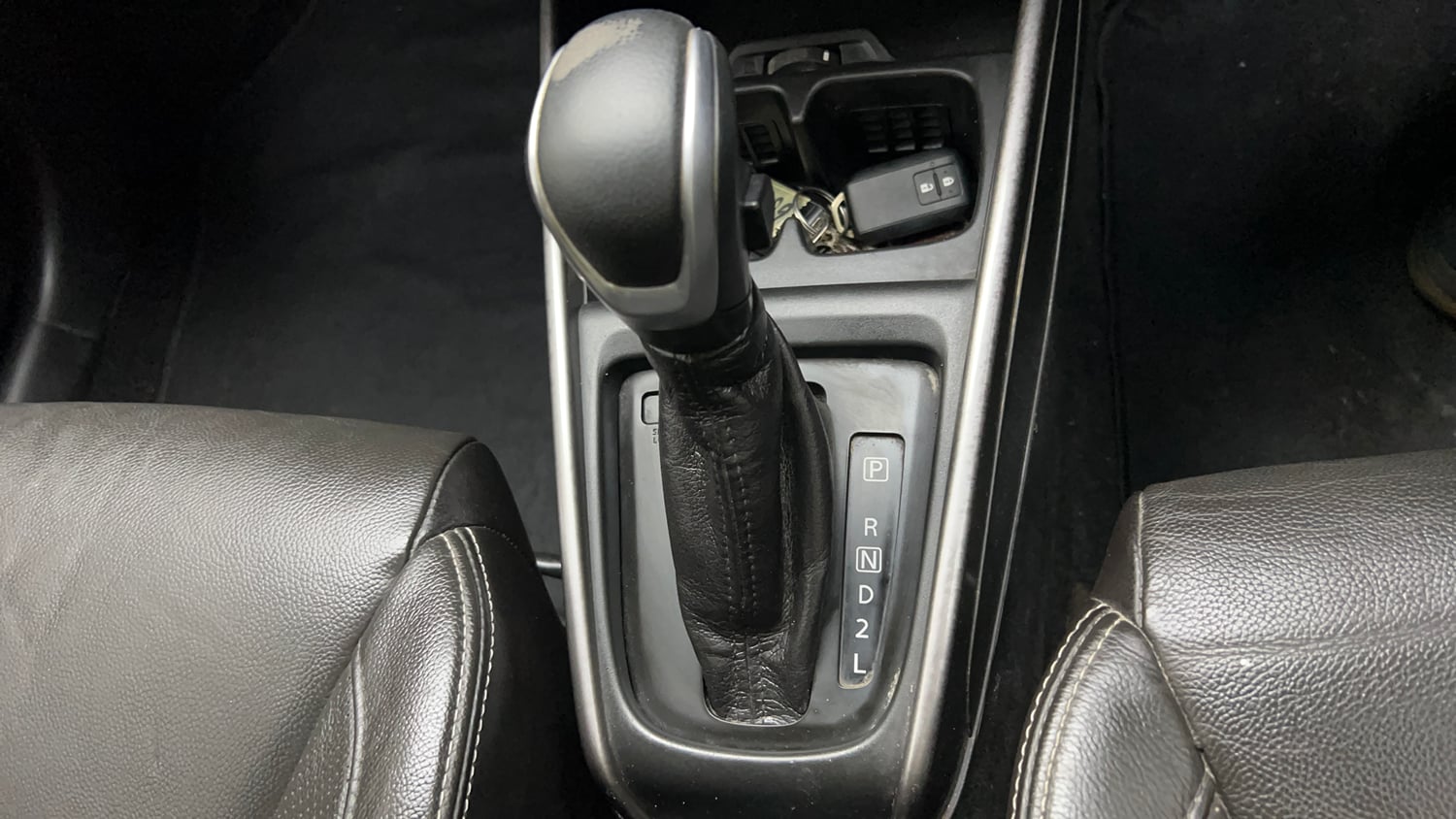 Used 2019 Maruti Suzuki XL6 Alpha AT Petrol Petrol Automatic interior GEAR  KNOB VIEW