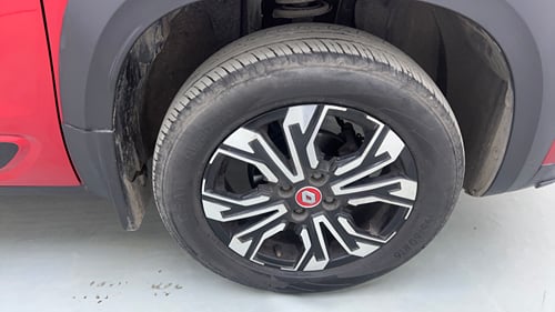 Used 2023 Renault Kiger RXZ Turbo MT Dual Tone Petrol Manual tyres RIGHT FRONT TYRE RIM VIEW