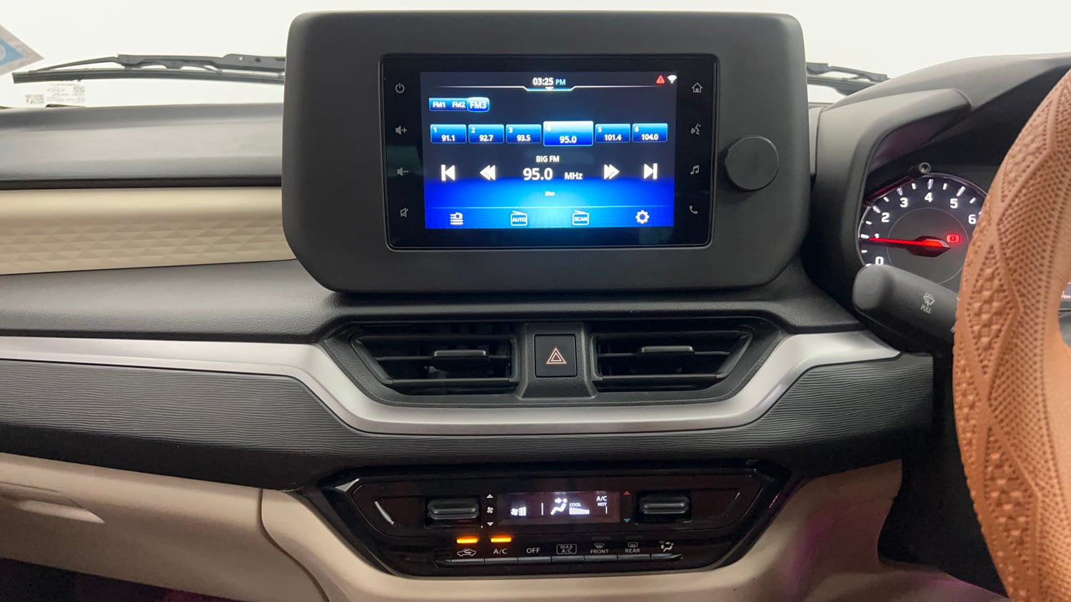 Used 2025 Maruti Suzuki Dzire VXi CNG Cng Manual interior MUSIC SYSTEM & AC CONTROL VIEW