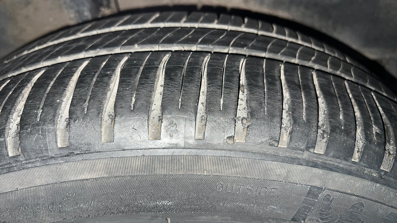 Used 2015 Honda City VX CVT Petrol Automatic tyres RIGHT REAR TYRE TREAD VIEW