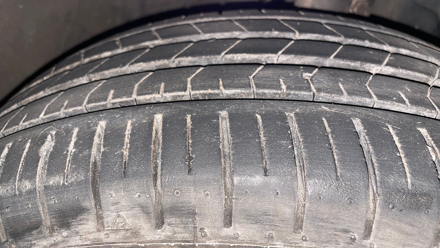 Used 2022 Toyota Glanza V CVT Petrol Automatic tyres RIGHT FRONT TYRE TREAD VIEW