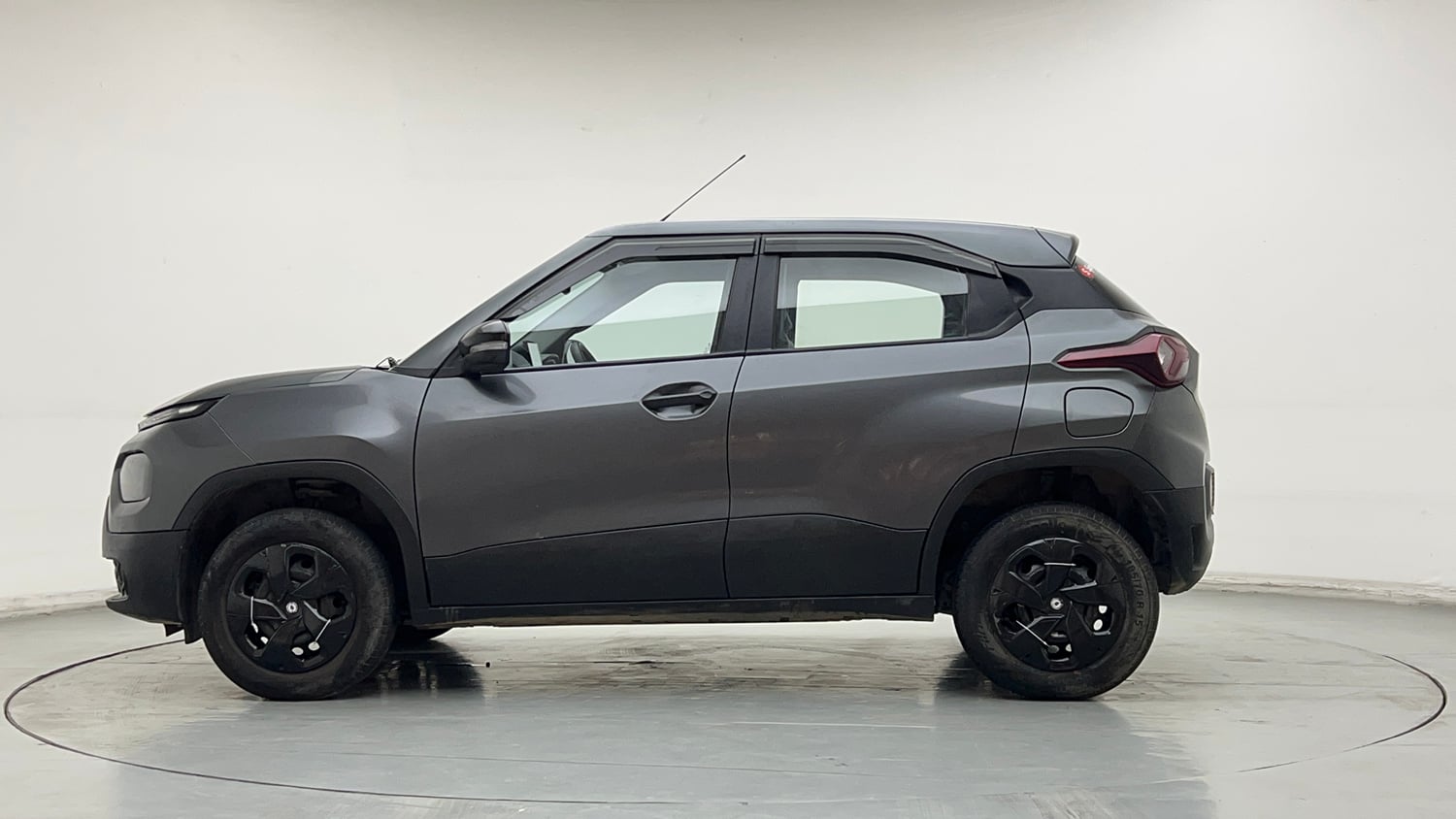 Used 2022 Tata Punch Pure MT Petrol Manual exterior LEFT SIDE VIEW