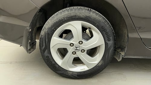Used 2016 Honda City VX Petrol Manual tyres RIGHT REAR TYRE RIM VIEW