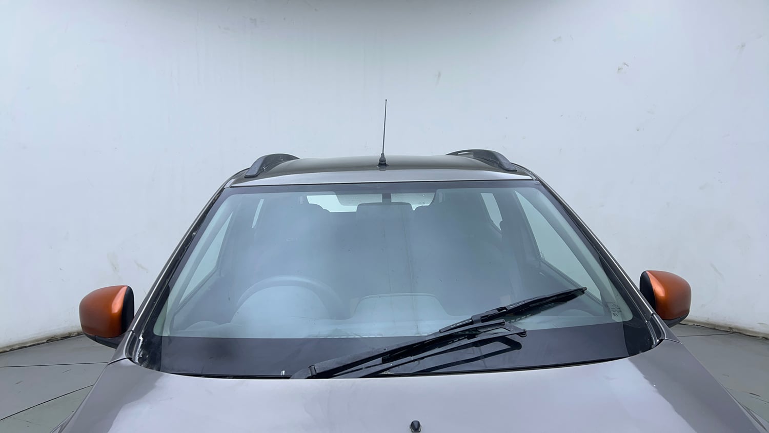 Used 2018 Renault Kwid CLIMBER 1.0 Petrol Manual exterior FRONT WINDSHIELD VIEW