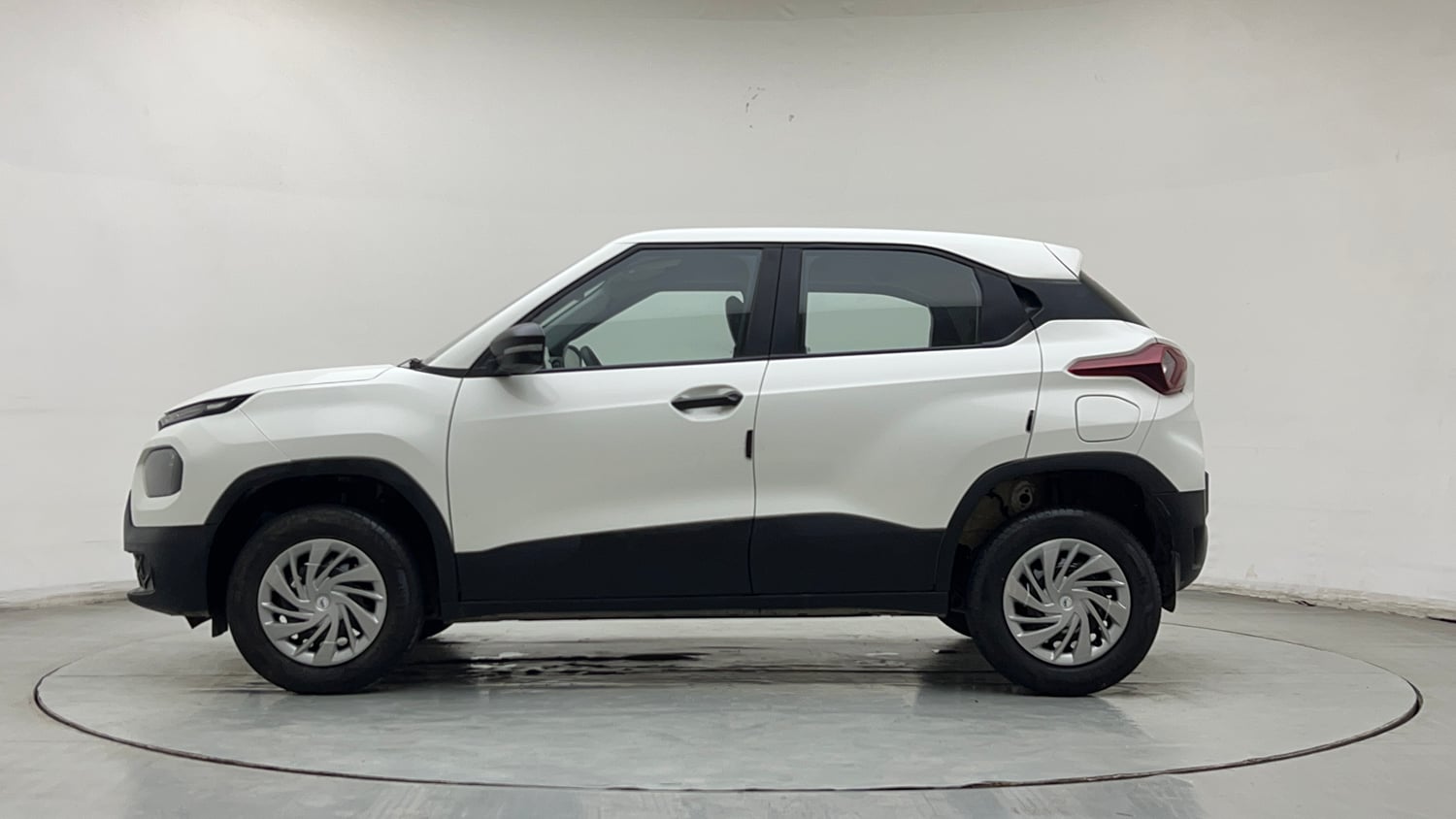 Used 2023 Tata Punch Pure MT Petrol Manual exterior LEFT SIDE VIEW