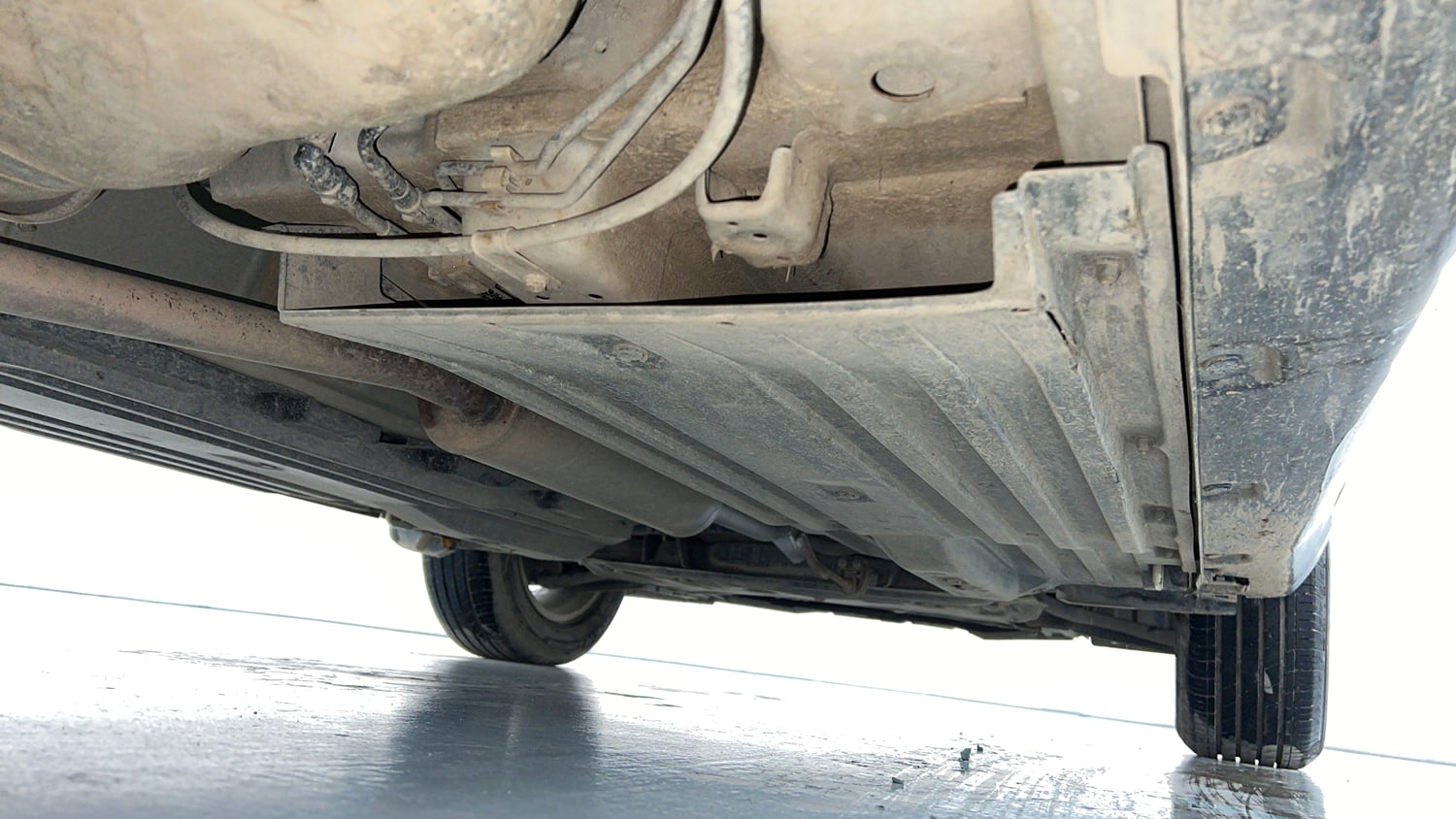 Used 2023 Maruti Suzuki Brezza ZXi Petrol Manual extra REAR RIGHT UNDERBODY VIEW