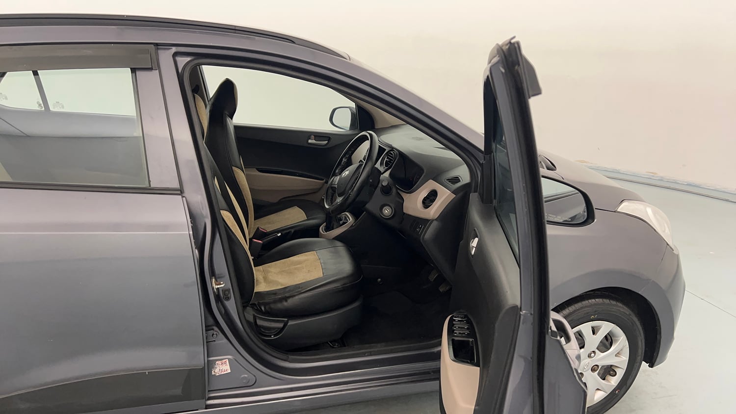 Used 2015 Hyundai Grand i10 Sportz 1.2 Kappa VTVT Petrol Manual interior RIGHT SIDE FRONT DOOR CABIN VIEW