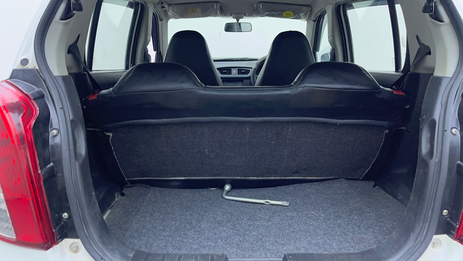 Used 2022 Maruti Suzuki Alto 800 LXi (O) Petrol Manual interior DICKY INSIDE VIEW