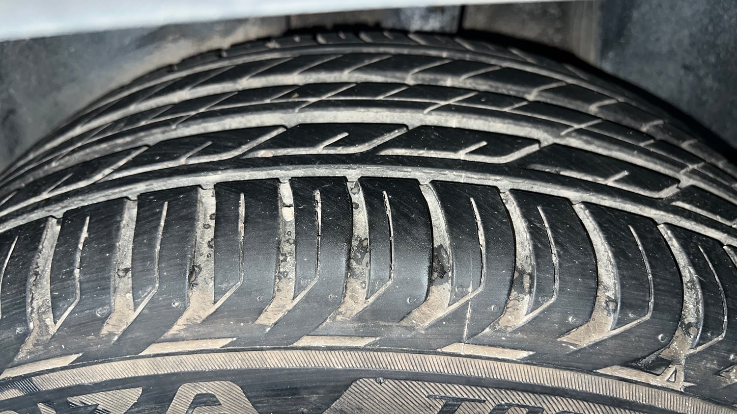 Used 2022 Jeep Compass Limited (O) 2.0 Diesel Diesel Manual tyres LEFT REAR TYRE TREAD VIEW