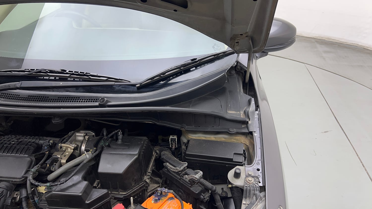 Used 2017 Honda City ZX CVT Petrol Petrol Automatic engine ENGINE LEFT SIDE HINGE & APRON VIEW