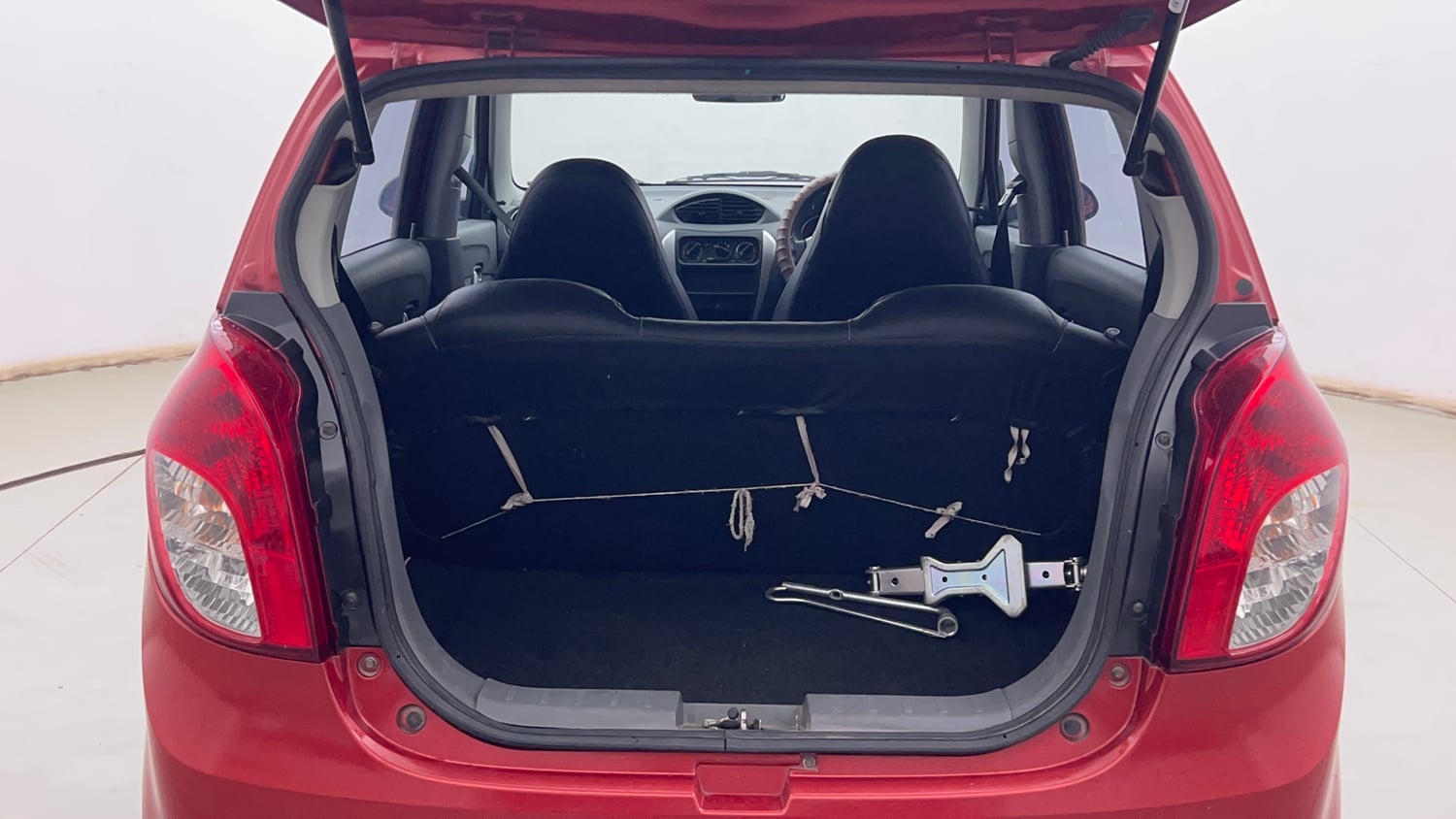 Used 2016 Maruti Suzuki Alto 800 Lxi Petrol Manual interior DICKY INSIDE VIEW