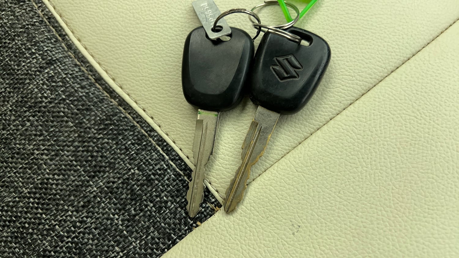Used 2012 Maruti Suzuki A-Star Vxi Petrol Manual extra CAR KEY VIEW