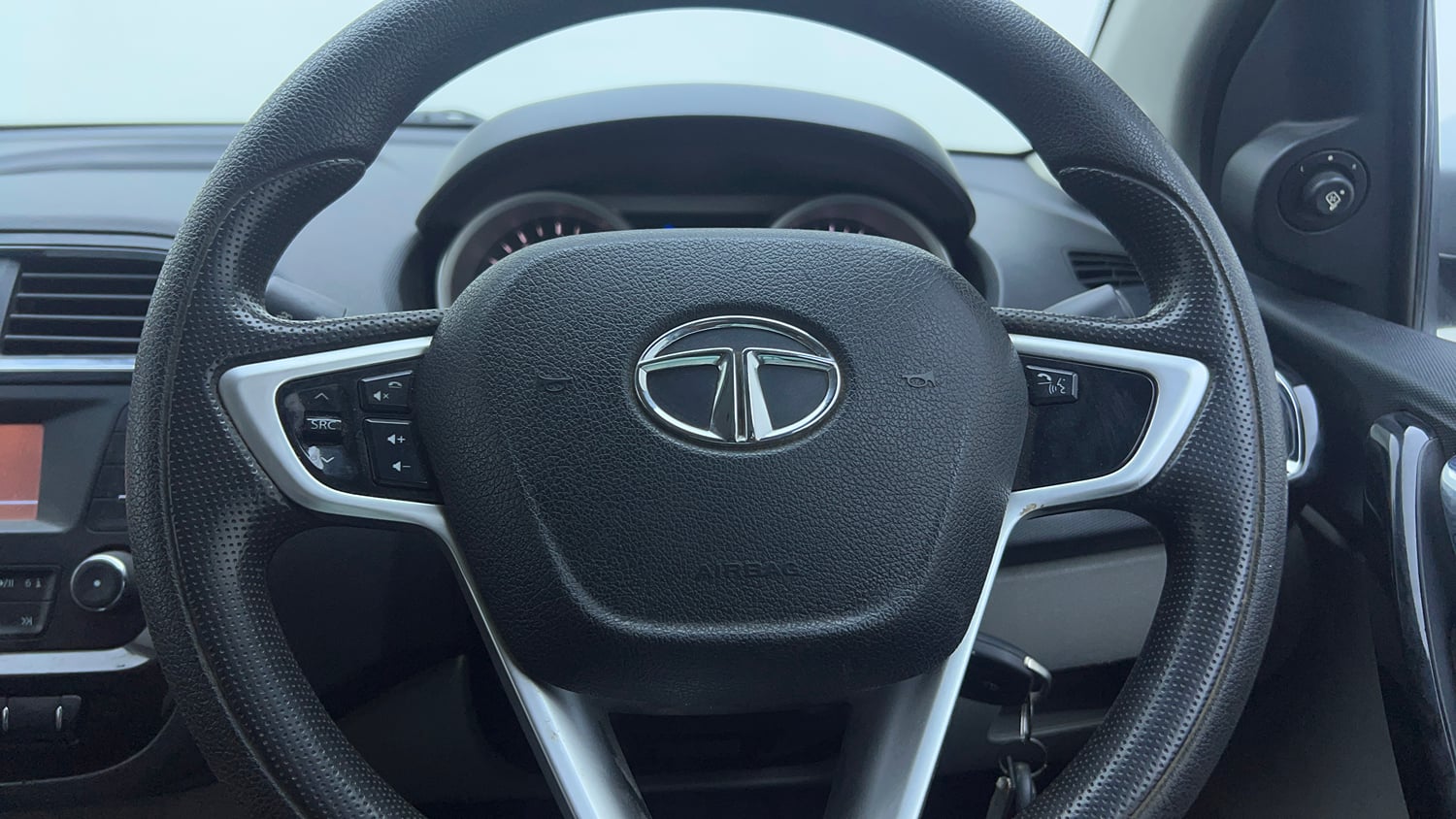 Used 2018 Tata Tiago Revotron XZA Petrol Automatic top_features Steering mounted controls