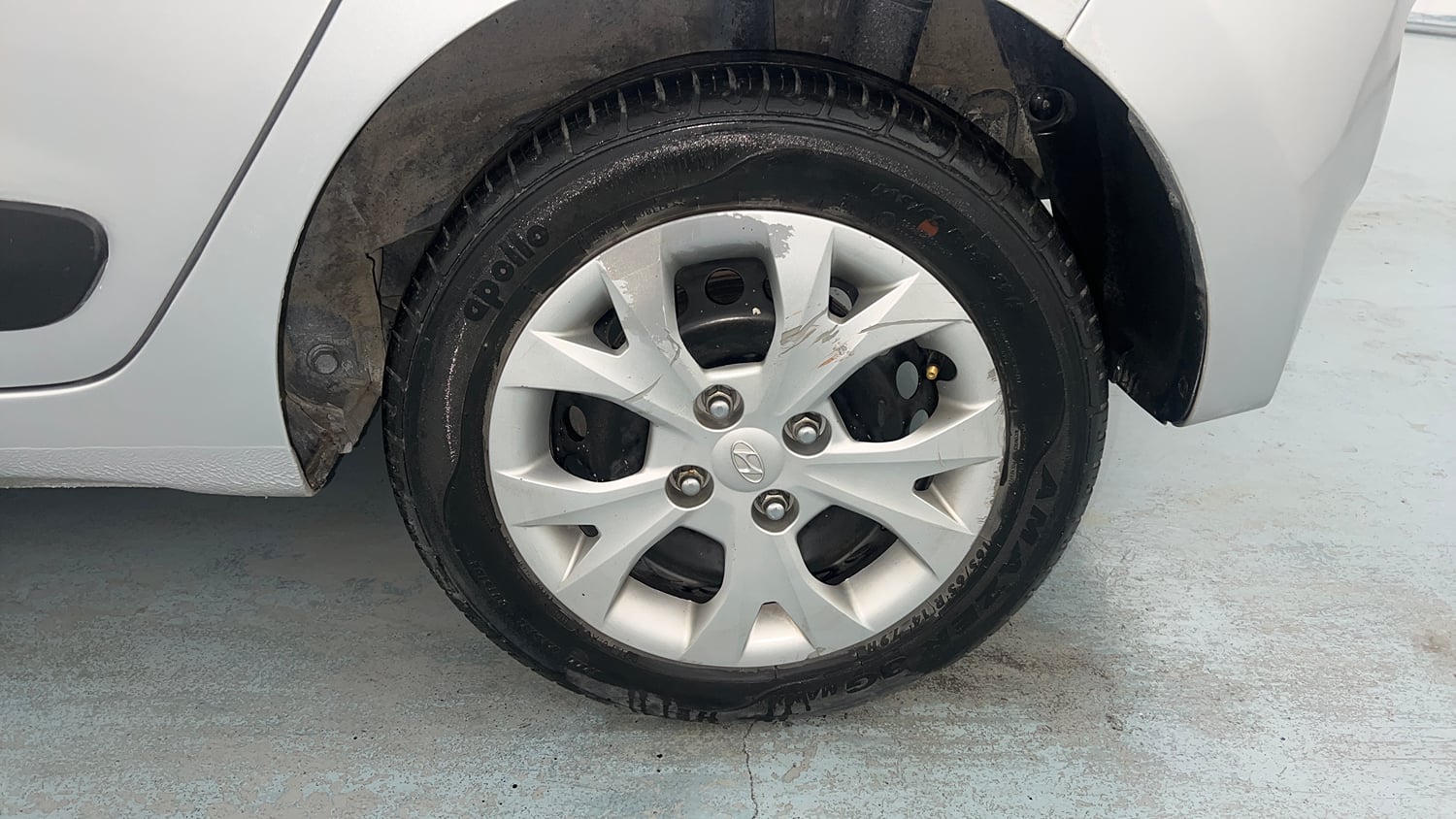 Used 2016 Hyundai Grand i10 Sportz 1.2 Kappa VTVT Petrol Manual tyres LEFT REAR TYRE RIM VIEW