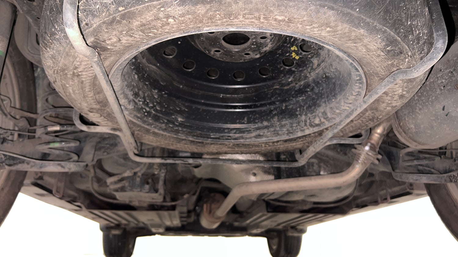 Used 2024 Toyota Urban Cruiser Hyryder V Hybrid Dual Tone Hybrid Automatic extra REAR UNDERBODY VIEW (TAKEN FROM REAR)