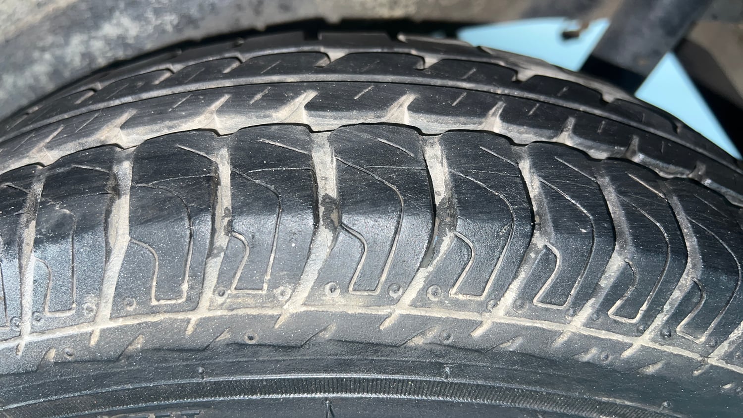 Used 2015 Maruti Suzuki Wagon R LXI Petrol Manual tyres LEFT REAR TYRE TREAD VIEW